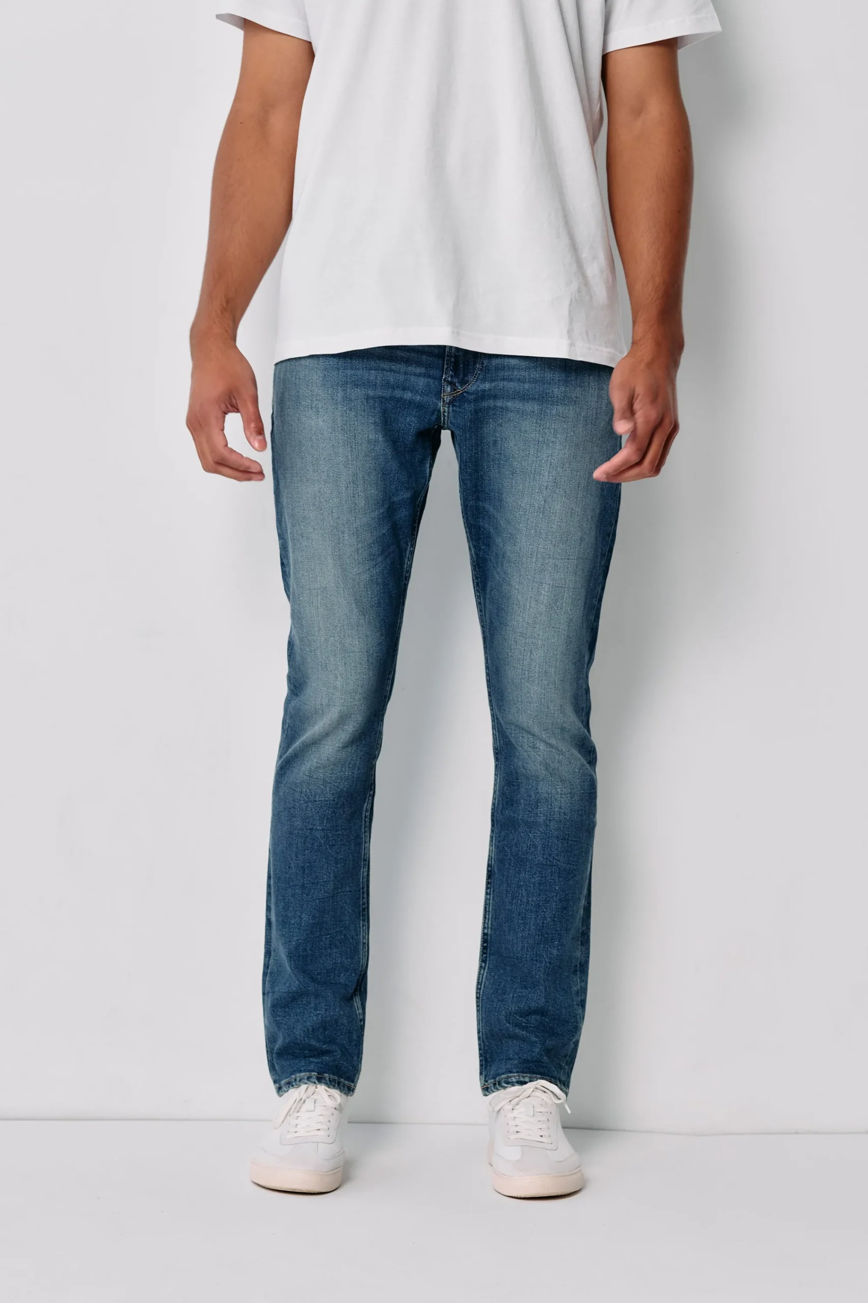 Barkers Jeans|Slim Fit Jeans^Rambler Denim Slim Jeans LIGHT WASH
